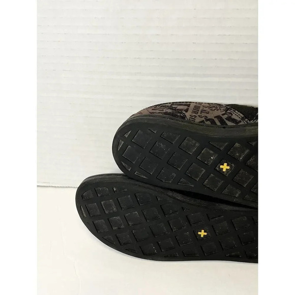 Dr. Martens Docs Finchley Canvas Slip On Logo Shoes Sneakers Women’s Size 6 - Picture 8 of 9